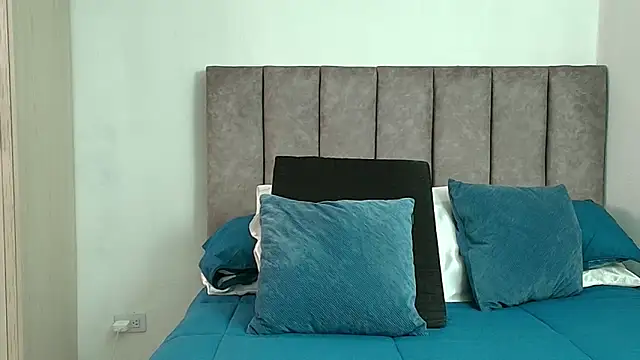 karina lewis  online show from June 2, 5:07 am