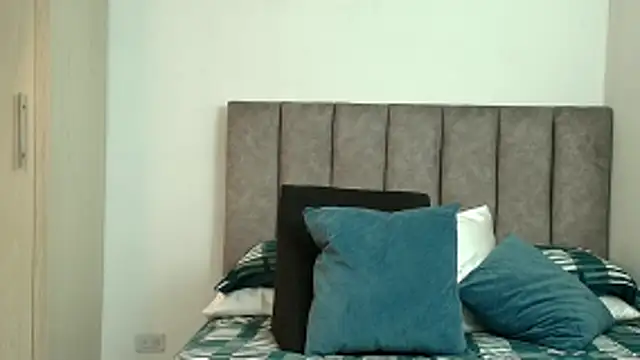 karina lewis  online show from March 25, 4:12 am