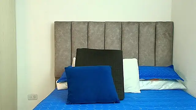 karina lewis  online show from November 5, 3:53 am