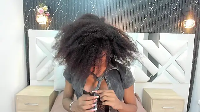 NaomiSteward online show from March 18, 11:33 am