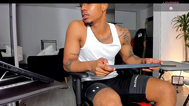 TROYWESLY- online show from September 24, 1:46 am