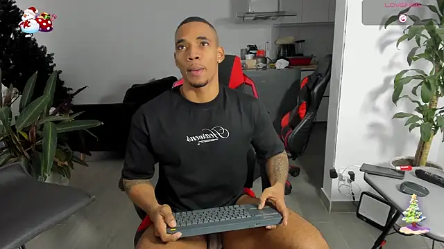 TROYWESLY- online show from December 21, 9:48 pm