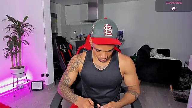 TROYWESLY- online show from November 5, 11:41 pm