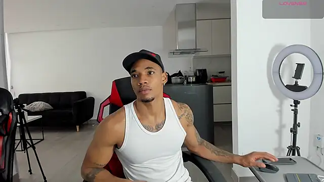 Snapshot of TROYWESLY- chatting on June 26, 8:25 pm TROYWESLY- online show from June 26, 8:25 pm