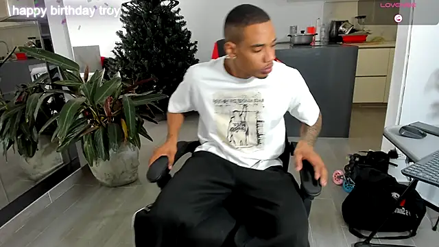 TROYWESLY- online show from December 18, 5:50 pm