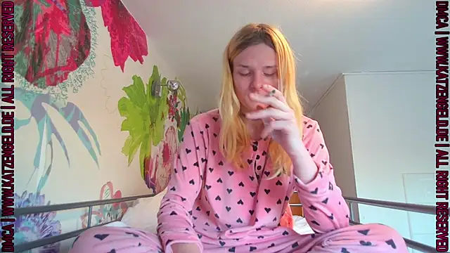 emma neko online show from March 19, 6:14 am