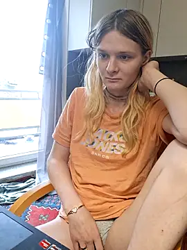 emma neko online show from November 11, 1:17 pm