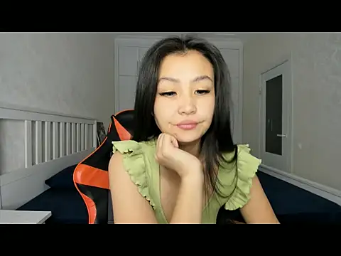 Snapshot of Missykitty01 chatting on October 28, 12:44 am Missykitty01 online show from October 28, 12:44 am