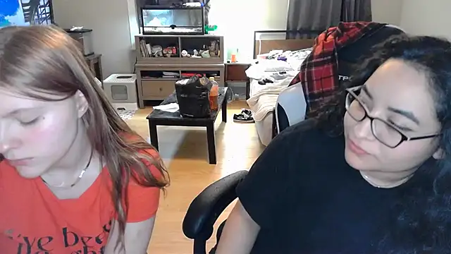 Elliewgfs online show from March 4, 3:44 am