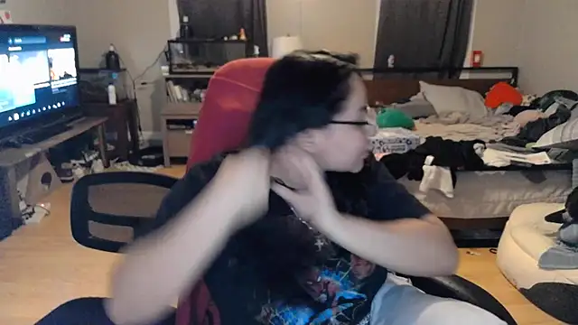 Elliewgfs online show from February 6, 1:49 am