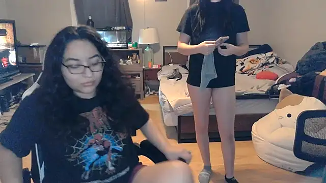 Elliewgfs online show from March 8, 11:28 pm