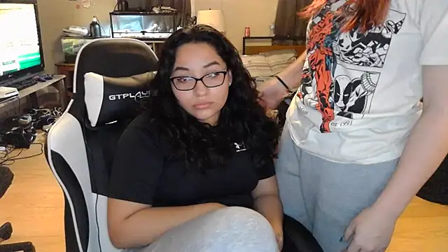 Elliewgfs online show from December 15, 1:13 am