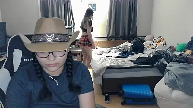 Elliewgfs online show from March 10, 1:45 am