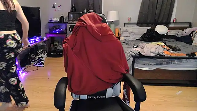 Elliewgfs online show from December 11, 2:41 am