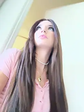 Snapshot of 18petitewhitegirl chatting on February 21, 7:43 pm 18petitewhitegirl online show from February 21, 7:43 pm