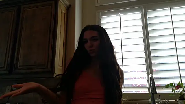 Snapshot of 18petitewhitegirl chatting on December 6, 9:18 pm 18petitewhitegirl online show from December 6, 9:18 pm