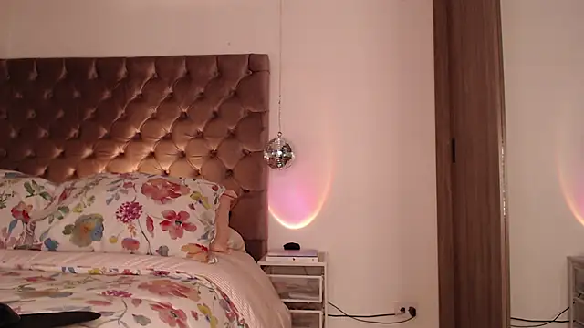 Roussmariehenao online show from February 21, 2:57 am