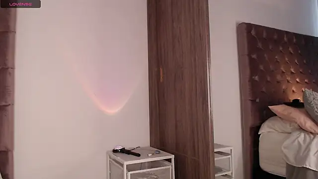 Roussmariehenao online show from November 5, 1:36 pm