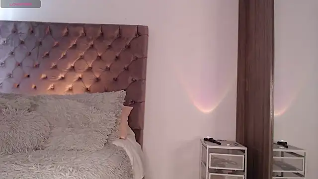 Roussmariehenao online show from November 4, 1:26 pm