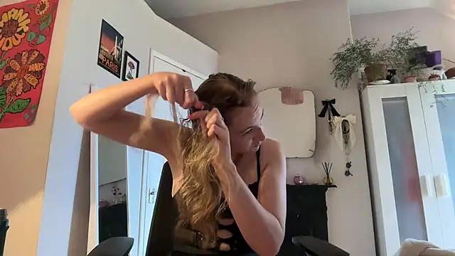 Snapshot of Littlelolo60 chatting on November 11, 10:32 am Littlelolo60 online show from November 11, 10:32 am