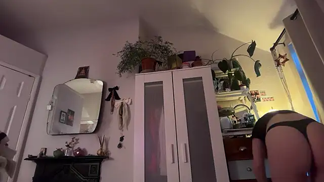 Littlelolo60 online show from April 12, 7:17 pm