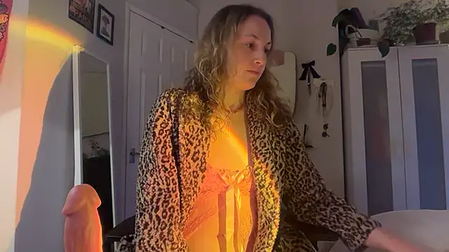 Littlelolo60 online show from February 5, 5:20 pm