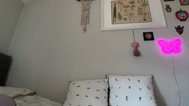 Littlelolo60 online show from April 19, 9:43 am