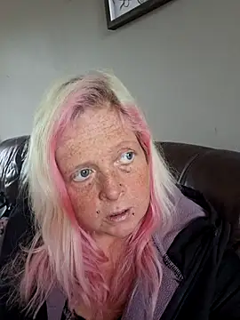 chubby british blonde uk online show from February 17, 1:52 pm