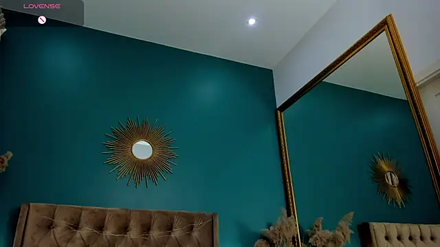 AprilWong online show from March 5, 5:50 am