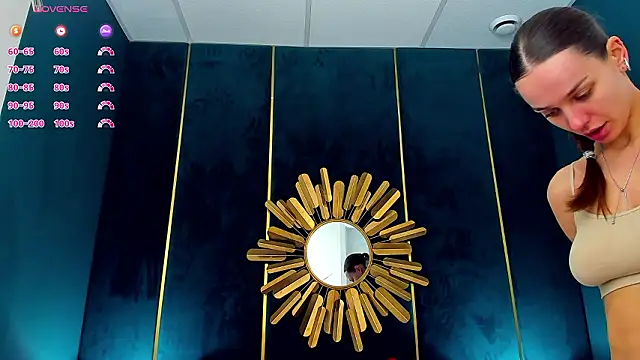 AprilWong online show from February 18, 6:11 am