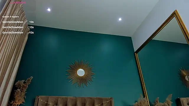 AprilWong online show from February 19, 12:33 pm