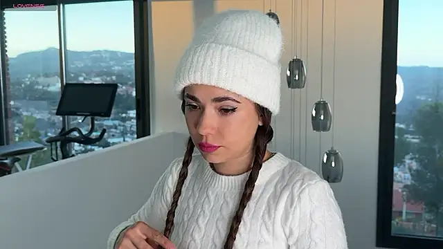 Mika Miller online show from December 19, 4:13 pm