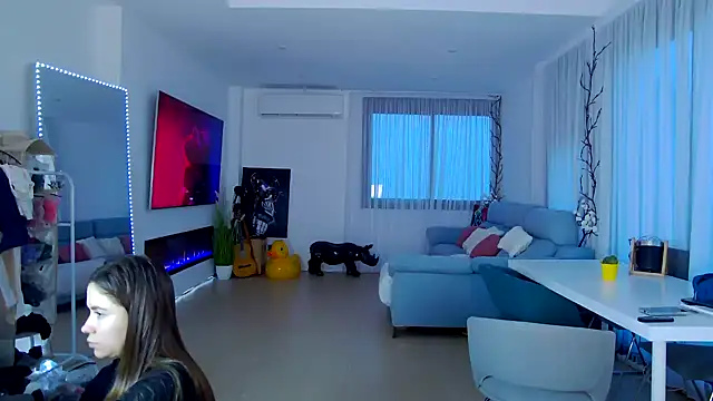 Mika Miller online show from November 5, 4:10 pm