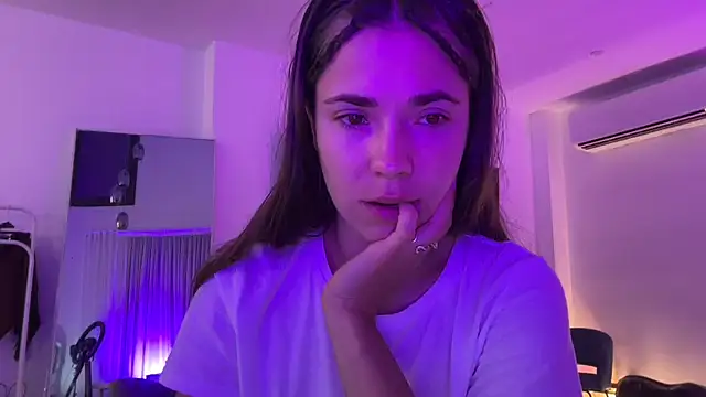 Mika Miller online show from September 18, 5:43 am