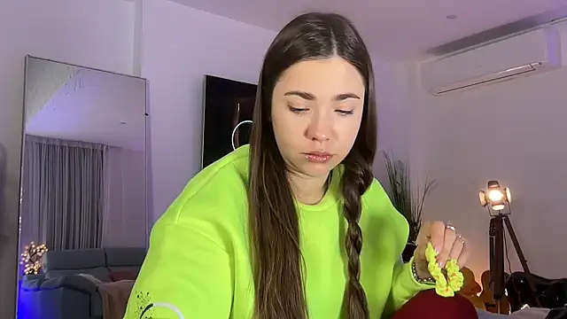 Mika Miller online show from February 3, 8:14 pm