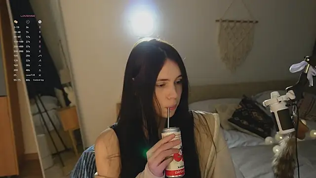 jennetdoll online show from February 6, 6:59 pm