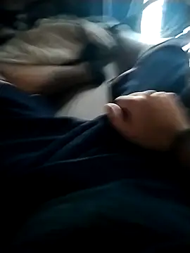 Snapshot of tuvergaarg chatting on November 12, 9:29 pm tuvergaarg online show from November 12, 9:29 pm