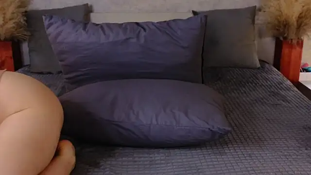 AlexaLenee online show from April 20, 5:43 am