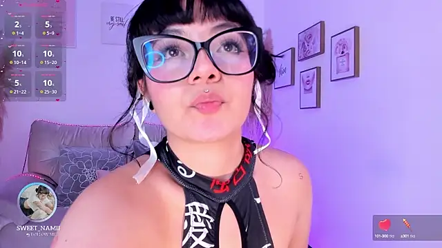 Snapshot of Sweet_Namii chatting on October 1, 10:35 pm Sweet Namii online show from October 1, 10:35 pm