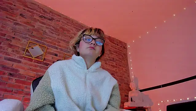 Snapshot of Sweet_Namii chatting on March 18, 7:22 am Sweet Namii online show from March 18, 7:22 am