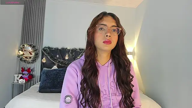 Snapshot of sara_saenz99 chatting on November 15, 7:07 pm sara saenz99 online show from November 15, 7:07 pm