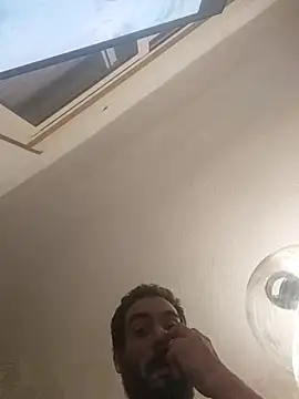 skrigul12 online show from November 1, 3:35 am