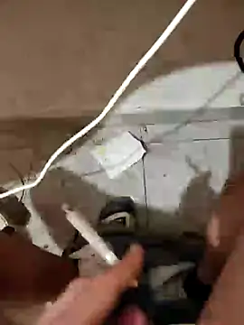 skrigul12 online show from January 2, 7:40 pm