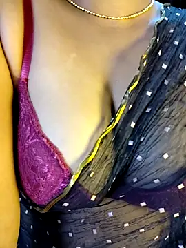 VR here 4U online show from February 26, 7:03 pm