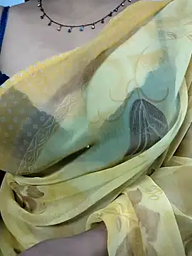 Snapshot of VR_here_4U chatting on October 5, 11:56 am VR here 4U online show from October 5, 11:56 am