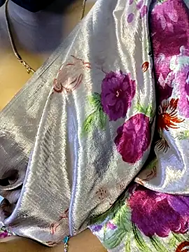 VR here 4U online show from December 17, 12:04 am