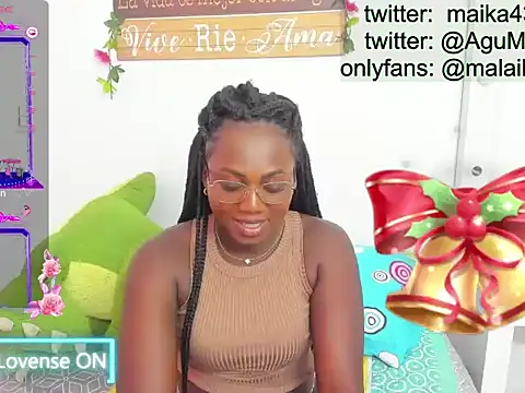 Snapshot of maika28 chatting on April 9, 4:46 pm maika28 online show from April 9, 4:46 pm