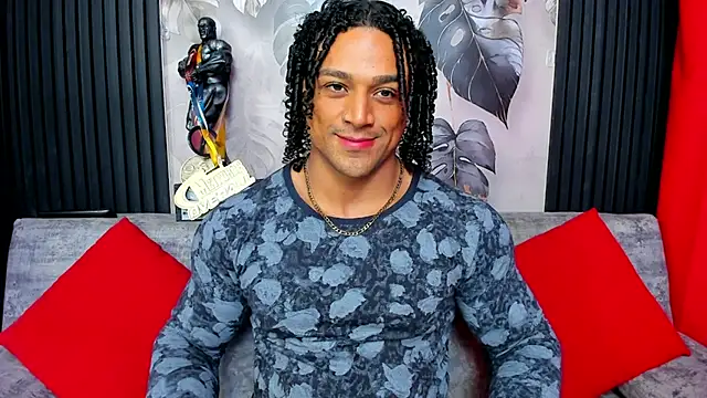 Snapshot of MikeEstevess chatting on October 29, 5:28 am MikeEstevess online show from October 29, 5:28 am