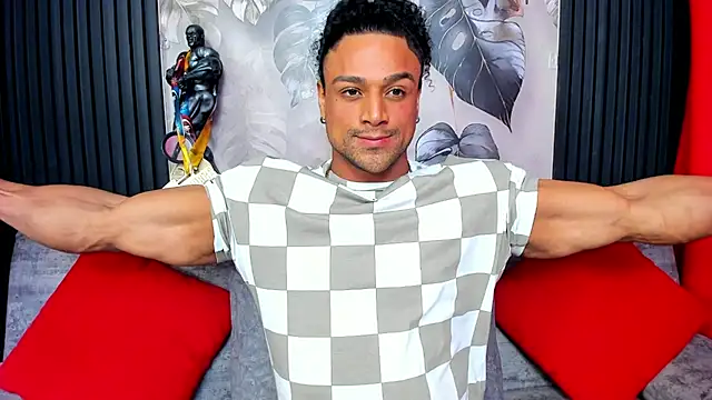 Snapshot of MikeEstevess chatting on October 26, 9:31 am MikeEstevess online show from October 26, 9:31 am