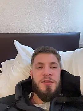 jimmyy  online show from February 1, 2:15 pm